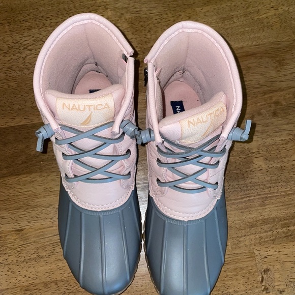 Women’s Pink and Gray Cold Weather Boot - Picture 3 of 6